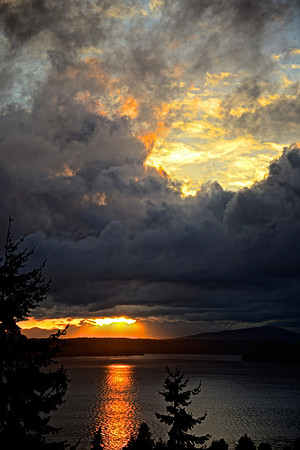 Clouds with Norse light