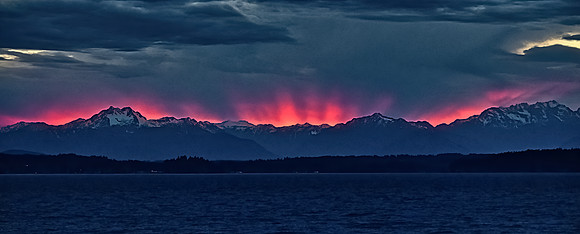 Red Glow mountains